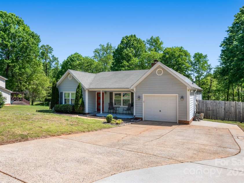 308 Southland Road, Huntersville, NC 28078.  MLS# CAR4249839, YatesRealty ID 8188. 