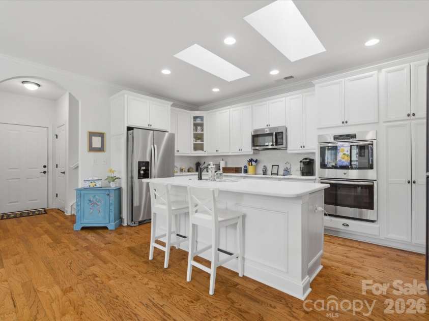 1180 Avalon Place, Matthews, NC 28104.  MLS# CAR4361510, YatesRealty ID 8189. 