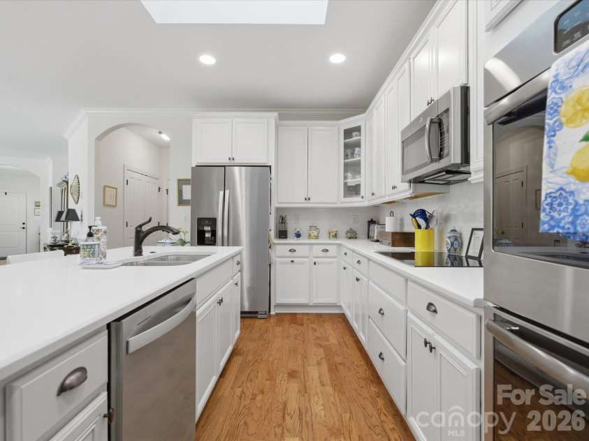 1180 Avalon Place, Matthews, NC 28104.  MLS# CAR4361510, YatesRealty ID 8189. 