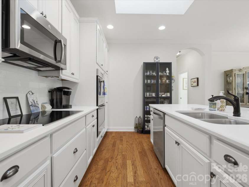 1180 Avalon Place, Matthews, NC 28104.  MLS# CAR4361510, YatesRealty ID 8189. 