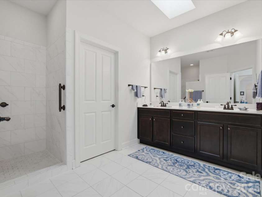 1180 Avalon Place, Matthews, NC 28104.  MLS# CAR4361510, YatesRealty ID 8189. 