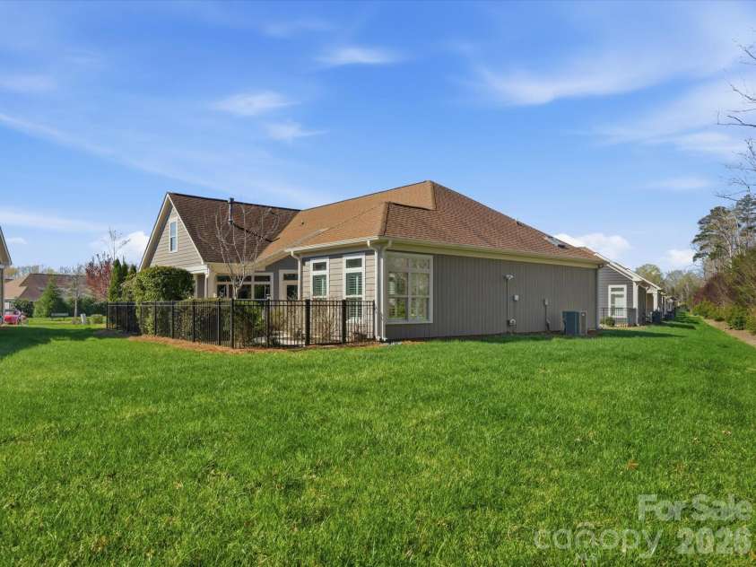 1180 Avalon Place, Matthews, NC 28104.  MLS# CAR4361510, YatesRealty ID 8189. 