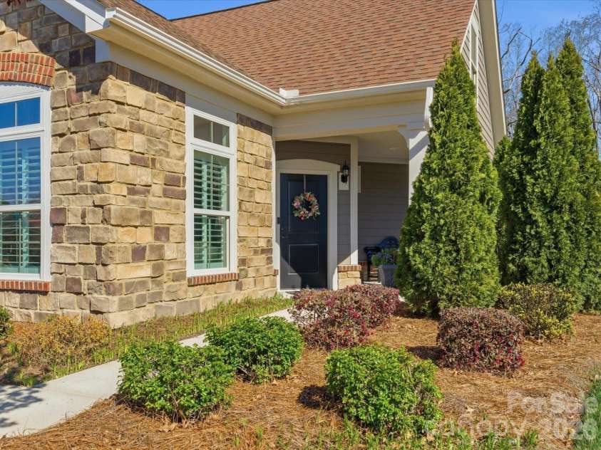 1180 Avalon Place, Matthews, NC 28104.  MLS# CAR4361510, YatesRealty ID 8189. 