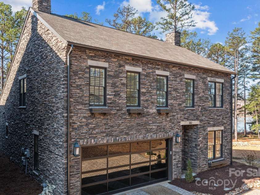 302 Ambleside Village Lane, Davidson, NC 28036.  MLS# CAR4228378, YatesRealty ID 8189. 