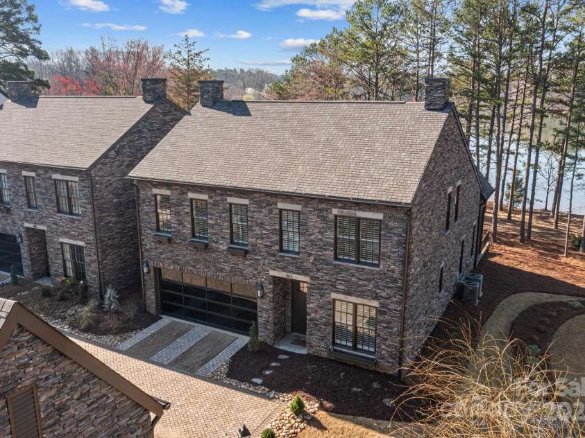 302 Ambleside Village Lane, Davidson, NC 28036.  MLS# CAR4228378, YatesRealty ID 8189. 