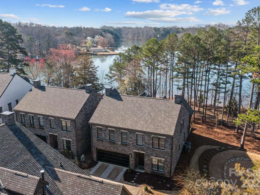 302 Ambleside Village Lane, Davidson, NC 28036.  MLS# CAR4228378, YatesRealty ID 8189. 