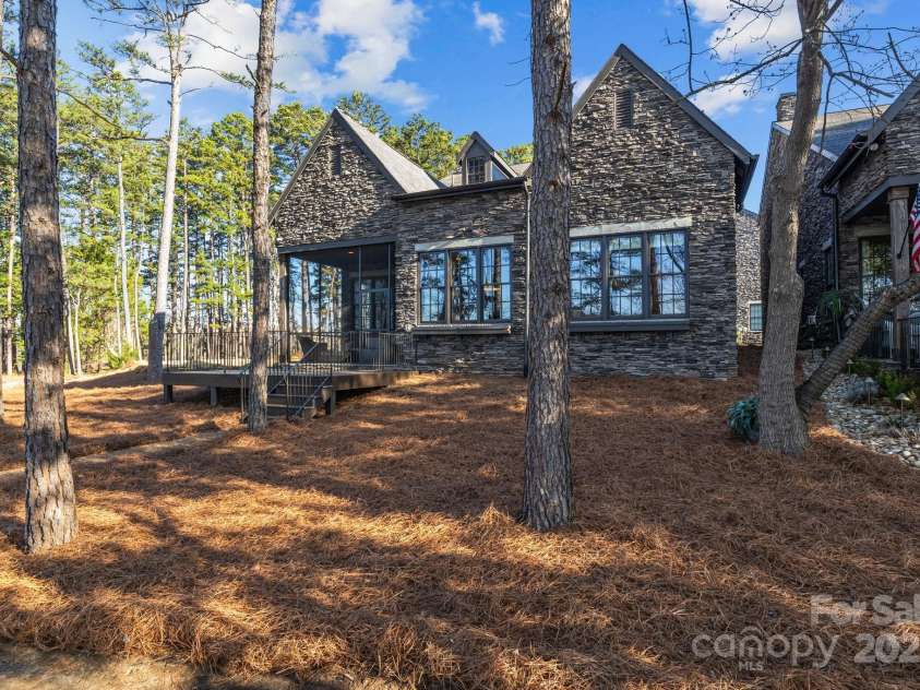 302 Ambleside Village Lane, Davidson, NC 28036.  MLS# CAR4228378, YatesRealty ID 8189. 