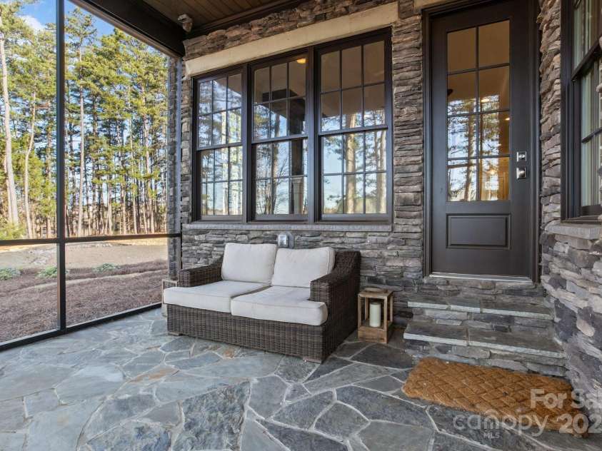 302 Ambleside Village Lane, Davidson, NC 28036.  MLS# CAR4228378, YatesRealty ID 8189. 