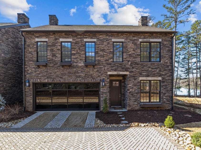 302 Ambleside Village Lane, Davidson, NC 28036.  MLS# CAR4228378, YatesRealty ID 8189. 