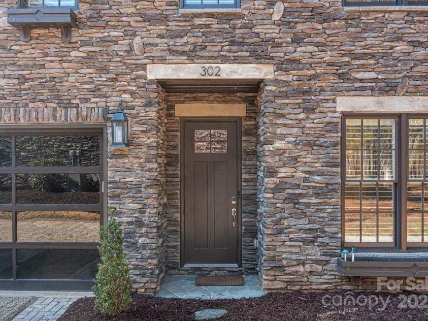 302 Ambleside Village Lane, Davidson, NC 28036.  MLS# CAR4228378, YatesRealty ID 8189. 