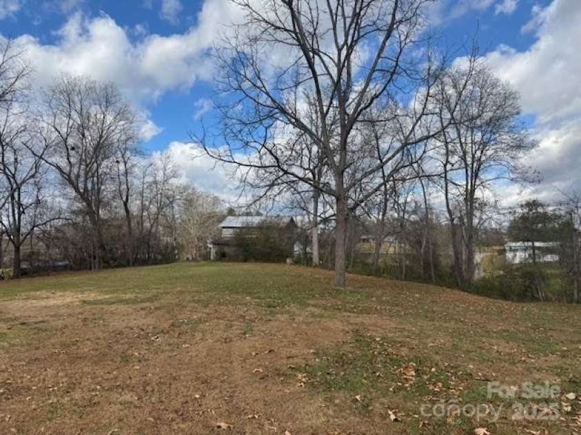 25 Highland Street, Weaverville, NC 28787.  MLS# CAR4322987, YatesRealty ID 819. 