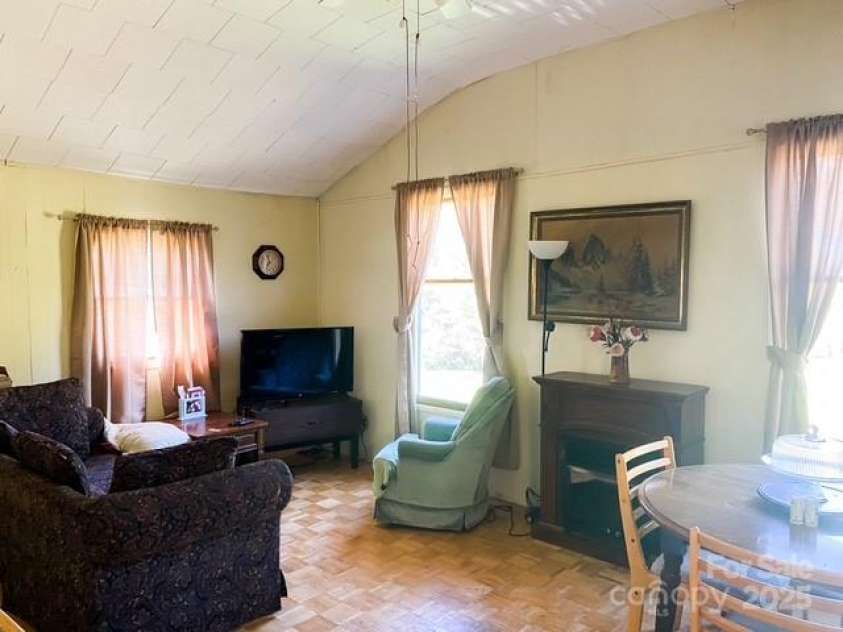 25 Highland Street, Weaverville, NC 28787.  MLS# CAR4322987, YatesRealty ID 819. 