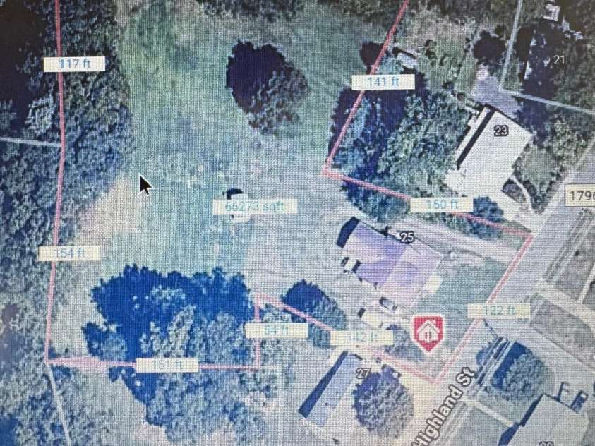 25 Highland Street, Weaverville, NC 28787.  MLS# CAR4322987, YatesRealty ID 819. 