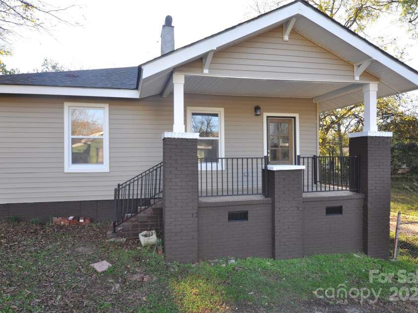 536 Fourth Street, Chester, SC 29706.  MLS# CAR4201059, YatesRealty ID 819. 