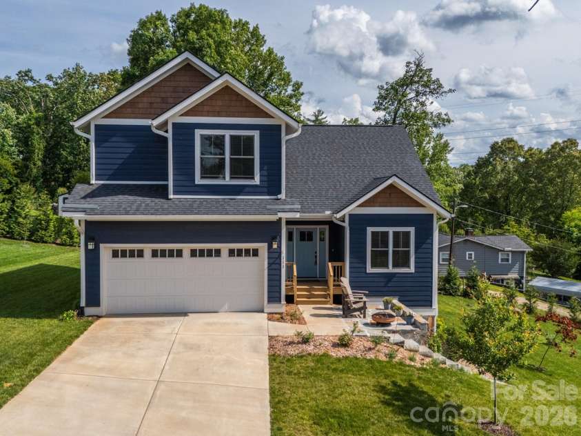 111 Ellis Lane, Arden, NC 28704.  MLS# CAR4362582, YatesRealty ID 8190. Welcome to 111 Ellis Lane! 