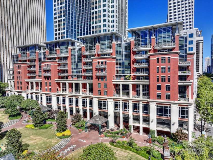 435 Tryon Street, Charlotte, NC 28202.  MLS# CAR4282378, YatesRealty ID 8190. 