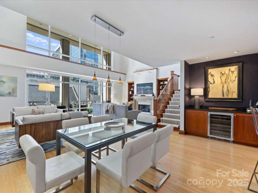 435 Tryon Street, Charlotte, NC 28202.  MLS# CAR4282378, YatesRealty ID 8190. 