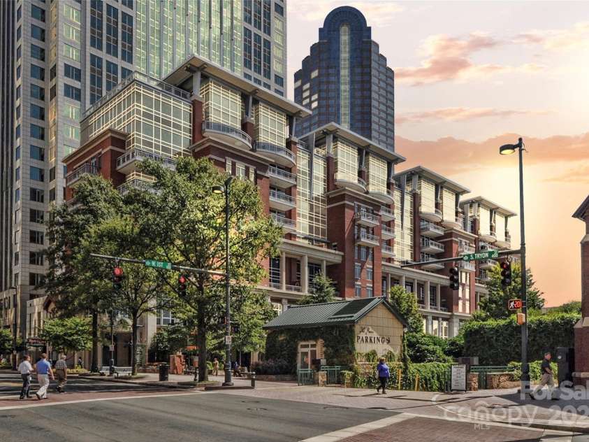 435 Tryon Street, Charlotte, NC 28202.  MLS# CAR4309811, YatesRealty ID 8190. 