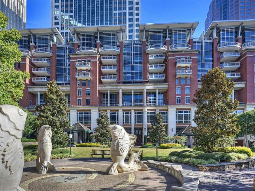 435 Tryon Street, Charlotte, NC 28202.  MLS# CAR4309811, YatesRealty ID 8190. 