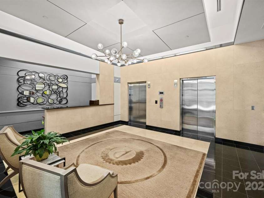 435 Tryon Street, Charlotte, NC 28202.  MLS# CAR4309811, YatesRealty ID 8190. 