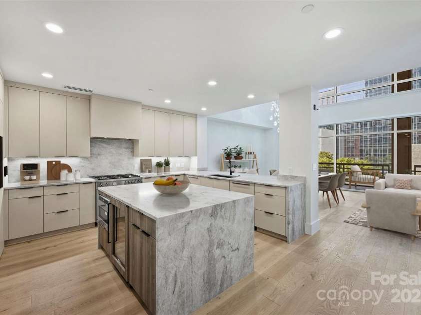 435 Tryon Street, Charlotte, NC 28202.  MLS# CAR4309811, YatesRealty ID 8190. 