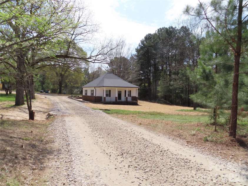 3095 Hillcrest Road, York, SC 29745.  MLS# CAR4364094, YatesRealty ID 8191. 