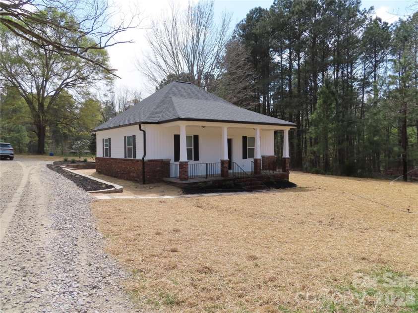 3095 Hillcrest Road, York, SC 29745.  MLS# CAR4364094, YatesRealty ID 8191. 