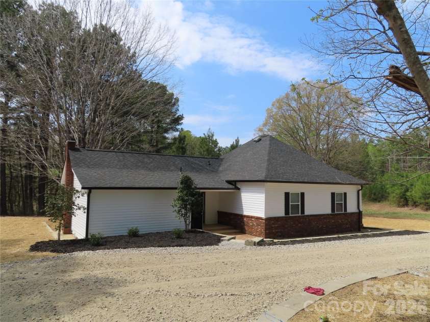 3095 Hillcrest Road, York, SC 29745.  MLS# CAR4364094, YatesRealty ID 8191. 