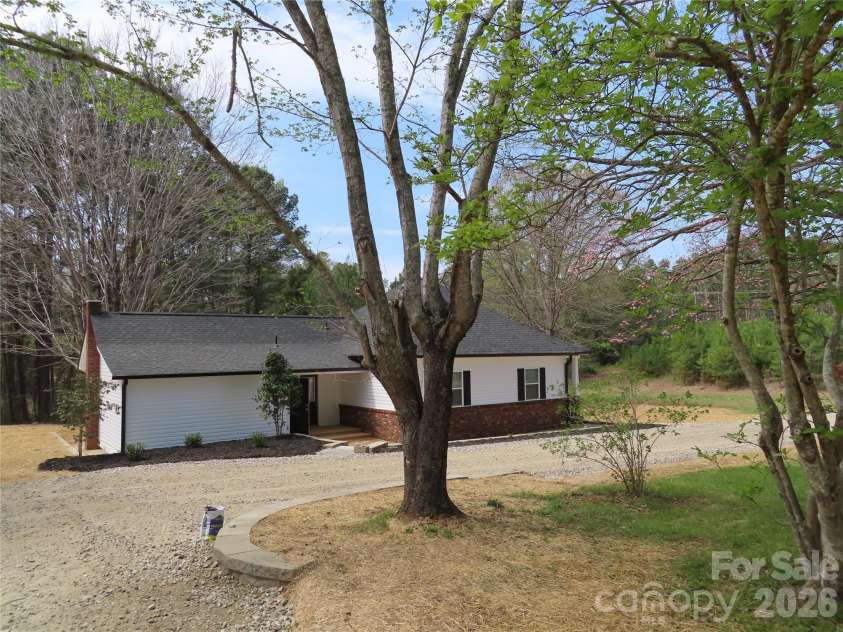 3095 Hillcrest Road, York, SC 29745.  MLS# CAR4364094, YatesRealty ID 8191. 