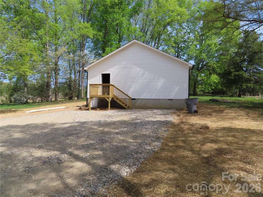 3095 Hillcrest Road, York, SC 29745.  MLS# CAR4364094, YatesRealty ID 8191. 