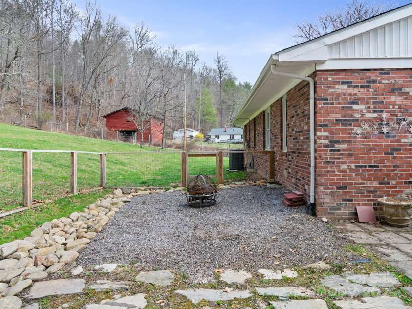 1040 Prices Creek Road, Burnsville, NC 28714.  MLS# CAR4230576, YatesRealty ID 8192. Garden Patio Area