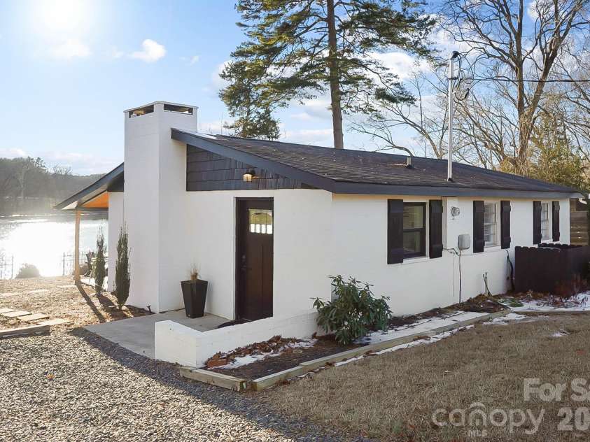 22246 Oakwood Road, Albemarle, NC 28001.  MLS# CAR4342062, YatesRealty ID 8193. 