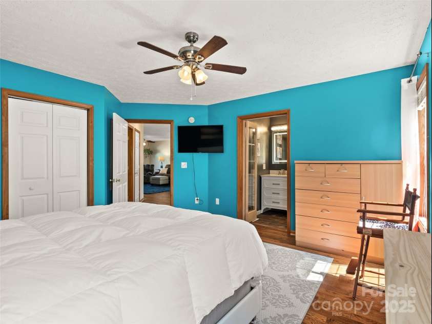 4 High Mountain Lane, Candler, NC 28715.  MLS# CAR4248411, YatesRealty ID 8193. 