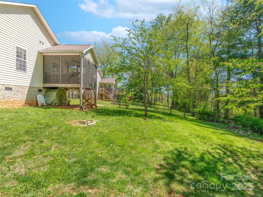 4 High Mountain Lane, Candler, NC 28715.  MLS# CAR4248411, YatesRealty ID 8193. 