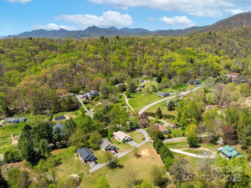 4 High Mountain Lane, Candler, NC 28715.  MLS# CAR4248411, YatesRealty ID 8193. 