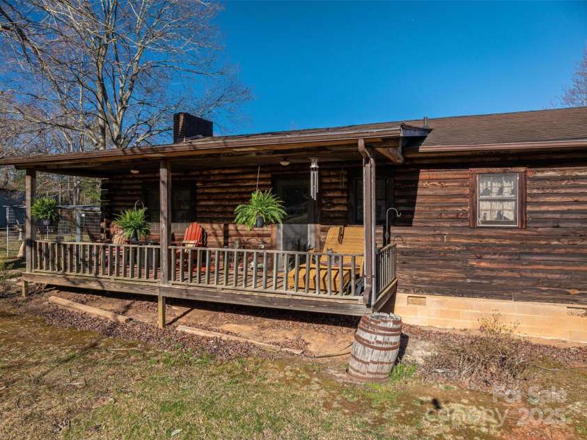 5839 Duck Creek Road, Lenoir, NC 28645.  MLS# CAR4237926, YatesRealty ID 8194. 