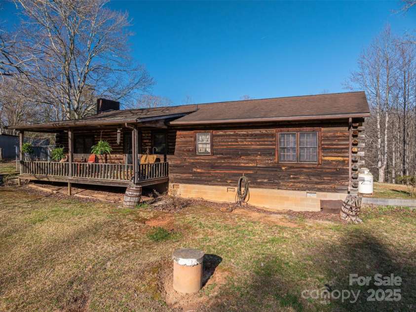 5839 Duck Creek Road, Lenoir, NC 28645.  MLS# CAR4237926, YatesRealty ID 8194. 