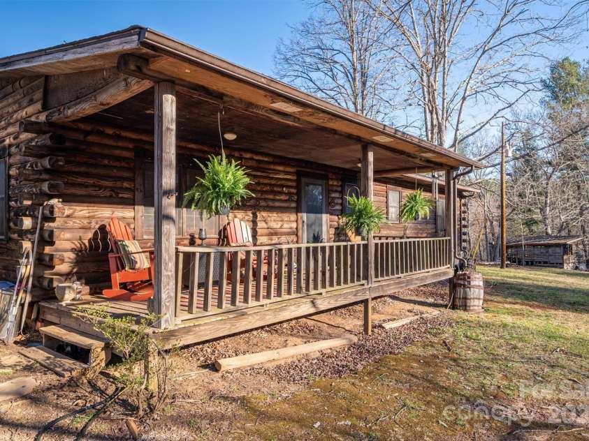 5839 Duck Creek Road, Lenoir, NC 28645.  MLS# CAR4237926, YatesRealty ID 8194. 