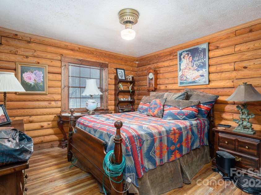 5839 Duck Creek Road, Lenoir, NC 28645.  MLS# CAR4237926, YatesRealty ID 8194. 