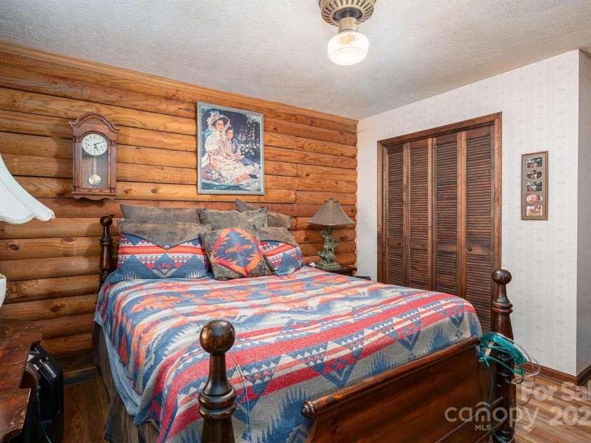 5839 Duck Creek Road, Lenoir, NC 28645.  MLS# CAR4237926, YatesRealty ID 8194. 