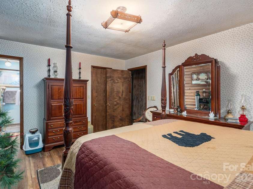 5839 Duck Creek Road, Lenoir, NC 28645.  MLS# CAR4237926, YatesRealty ID 8194. 