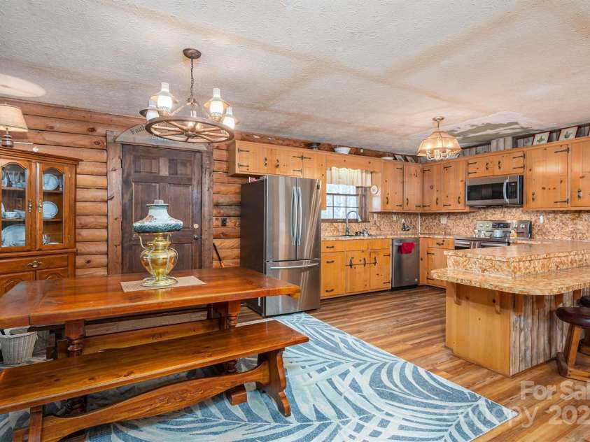 5839 Duck Creek Road, Lenoir, NC 28645.  MLS# CAR4237926, YatesRealty ID 8194. 