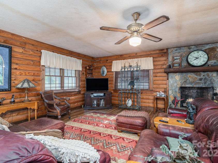 5839 Duck Creek Road, Lenoir, NC 28645.  MLS# CAR4237926, YatesRealty ID 8194. 