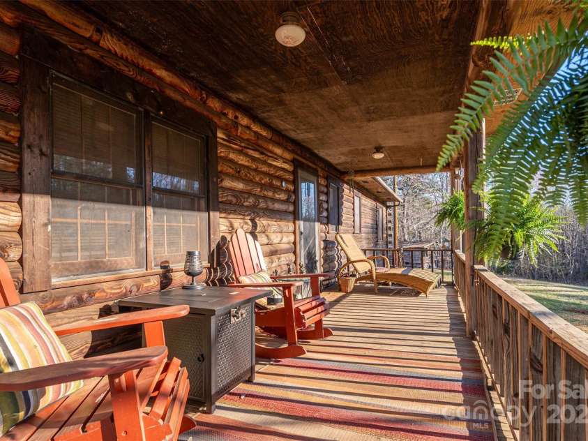 5839 Duck Creek Road, Lenoir, NC 28645.  MLS# CAR4237926, YatesRealty ID 8194. 