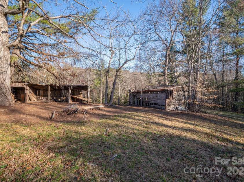 5839 Duck Creek Road, Lenoir, NC 28645.  MLS# CAR4237926, YatesRealty ID 8194. 