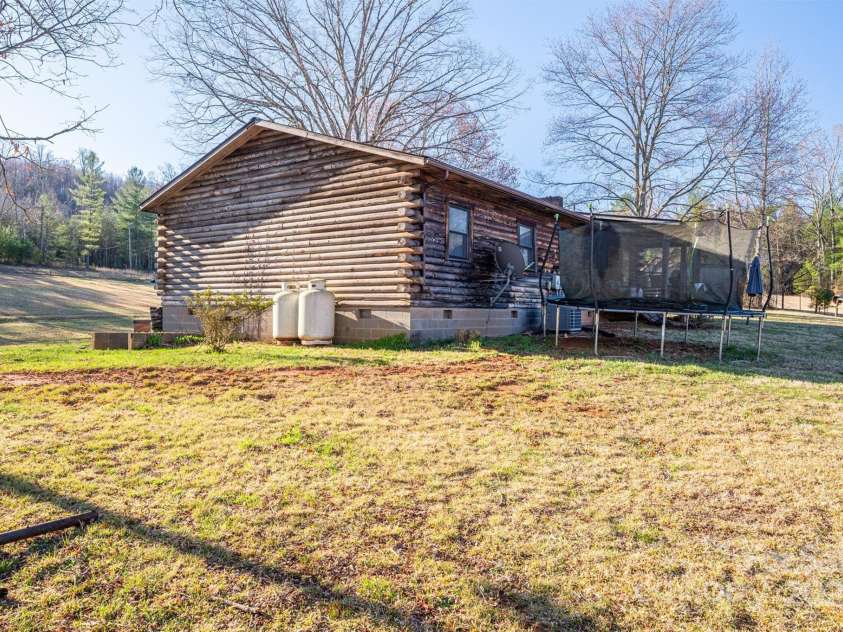 5839 Duck Creek Road, Lenoir, NC 28645.  MLS# CAR4237926, YatesRealty ID 8194. 