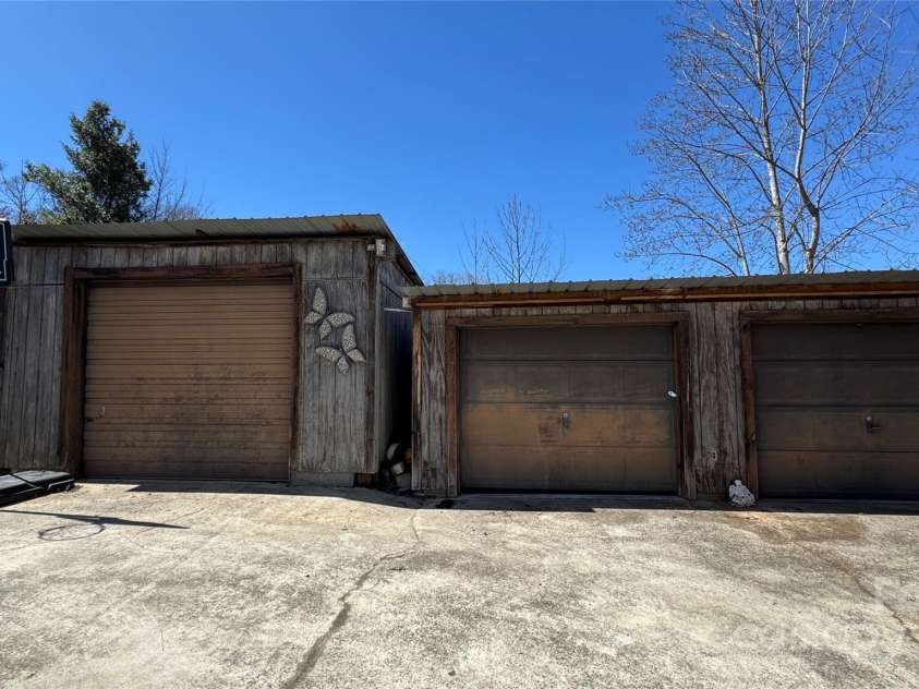 5839 Duck Creek Road, Lenoir, NC 28645.  MLS# CAR4237926, YatesRealty ID 8194. 