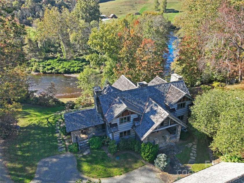99 Thistle Ridge, Canton, NC 28716.  MLS# CAR4316255, YatesRealty ID 8194. 
