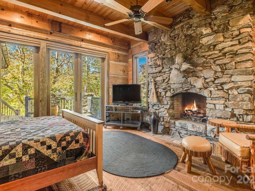 99 Thistle Ridge, Canton, NC 28716.  MLS# CAR4316255, YatesRealty ID 8194. 
