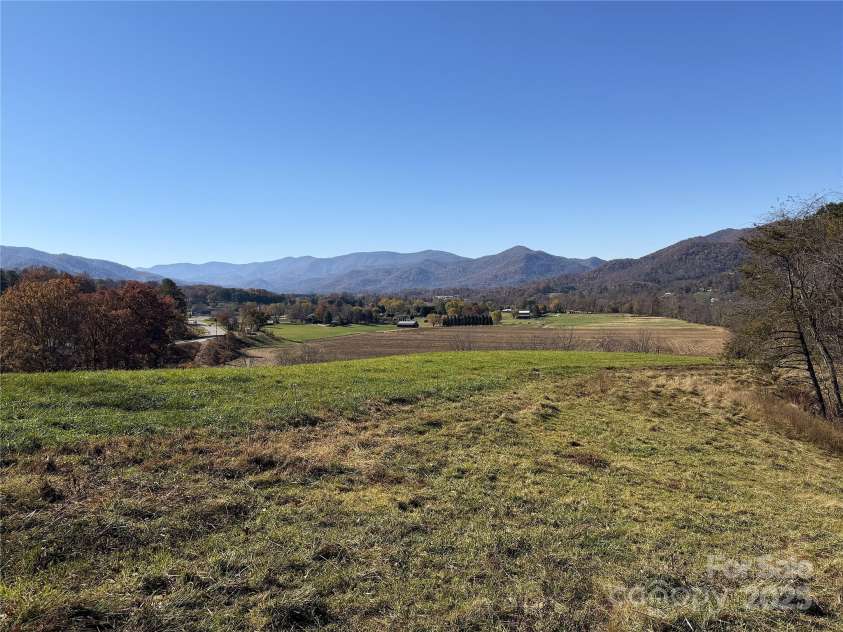 99 Thistle Ridge, Canton, NC 28716.  MLS# CAR4316255, YatesRealty ID 8194. 
